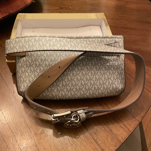 Michael Kors Silver and Gray Adjustable Belt Bag S/M NWT - Picture 2 of 6